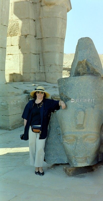 年代。在Ramesseum，位于Medinet Habu的Ramses三世的太平间神殿。卢克索,上埃及。